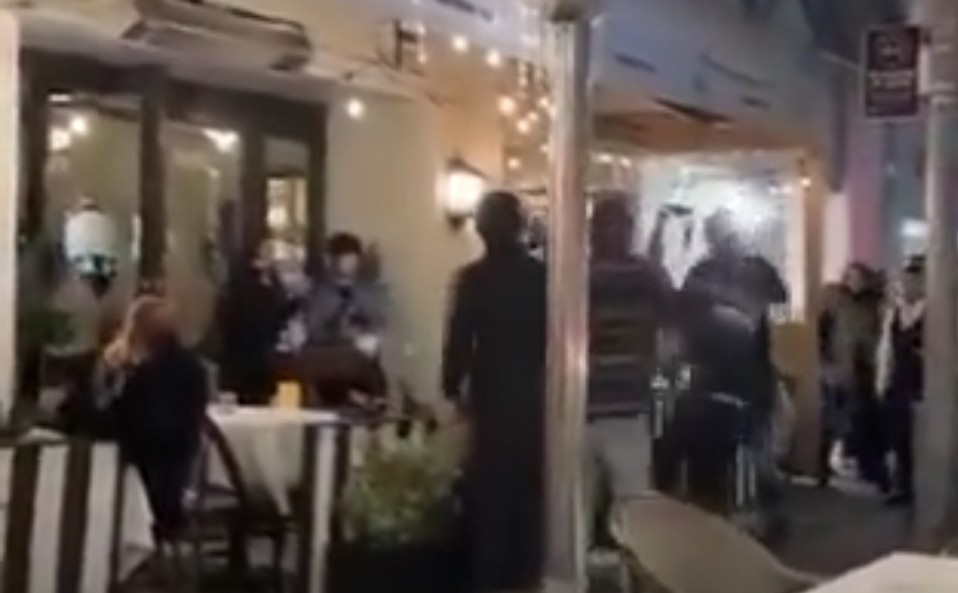 תומכי חמאס הטרידו לקוחות יהודים, בעל המסעדה לא נשאר חייב