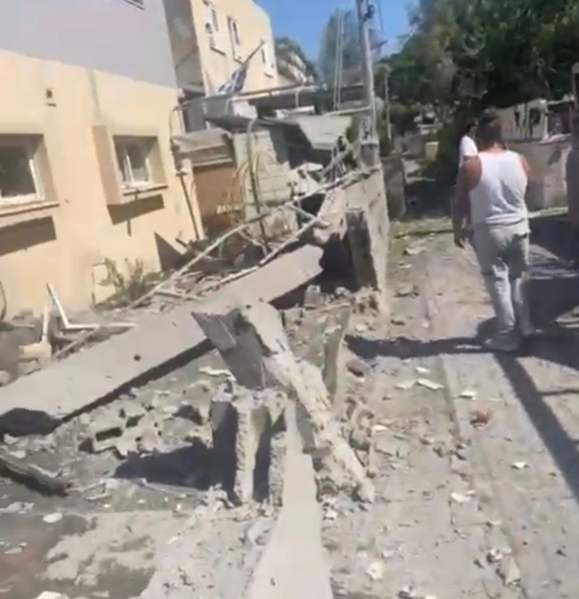 המטחים לצפון: נגרם נזק מפגיעה ישירה בקריית ים | תיעוד
