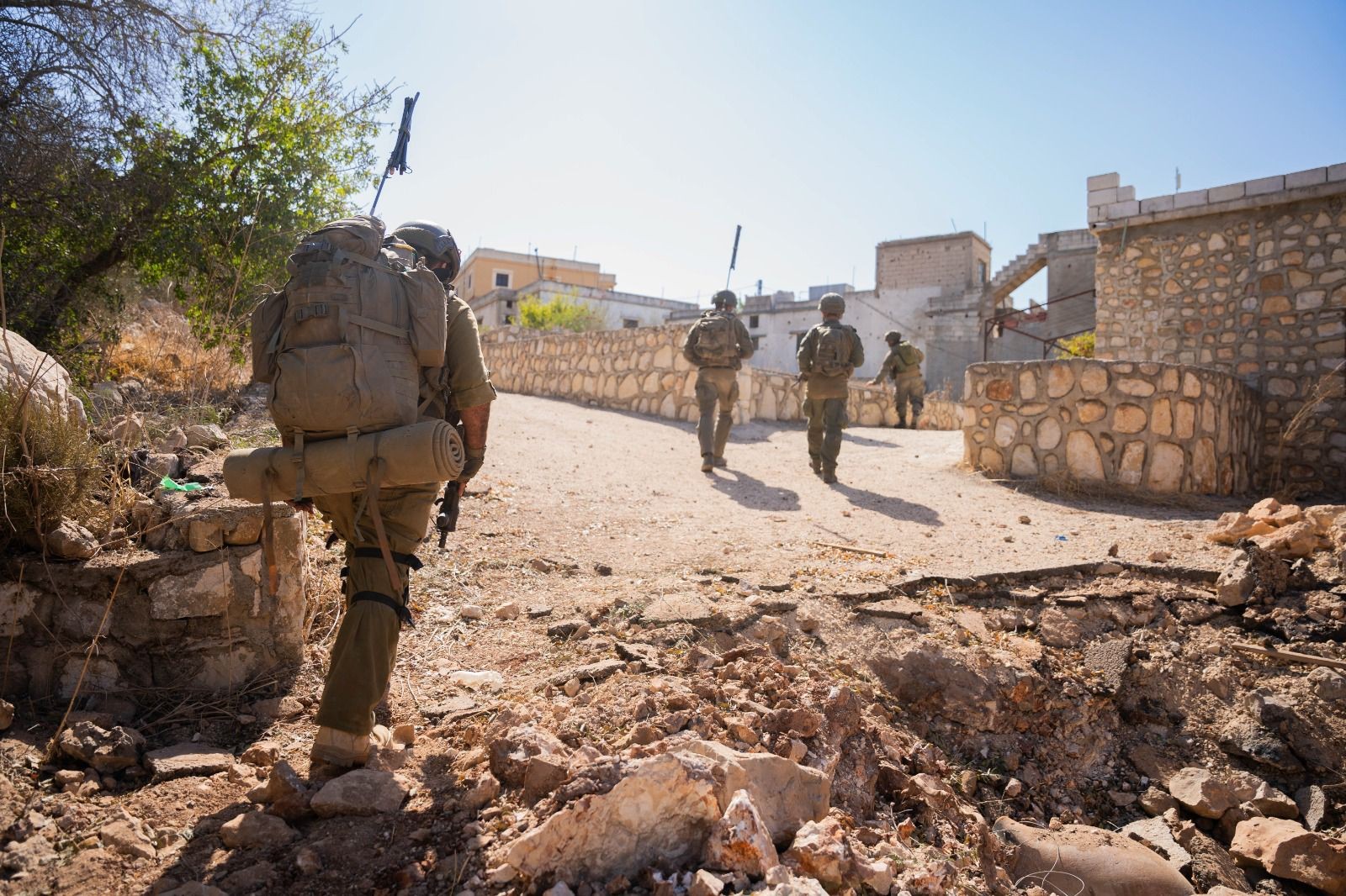 דו"צ בערבית קורא לתושבי נבטיה שבדרום לבנון להתפנות מבתיהם