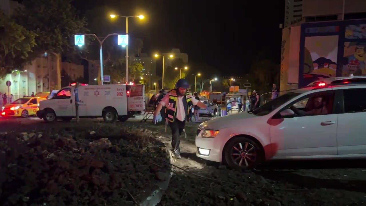 8 פצועים במטח לעבר חיפה וטבריה, בהם אחד באורח קשה