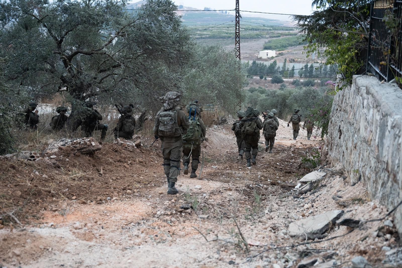 4 אוגדות מתמרנות בלבנון, 3 אוגדות נוספות פועלות בעזה