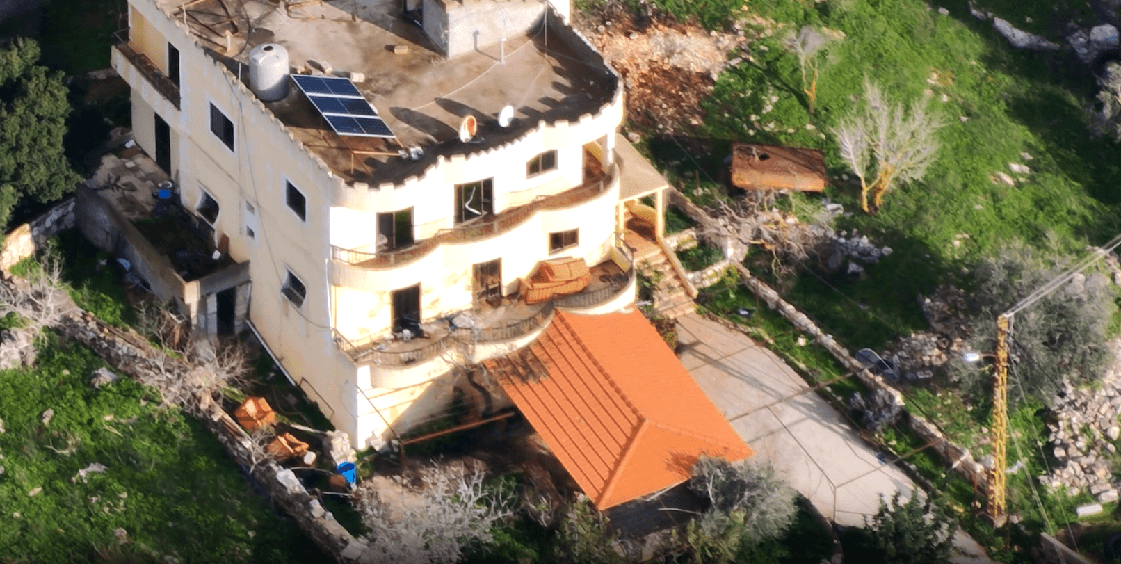 צה"ל חשף: מנהרה בבית אזרחי בכפר מיס אל-ג׳בל שבדרום לבנון