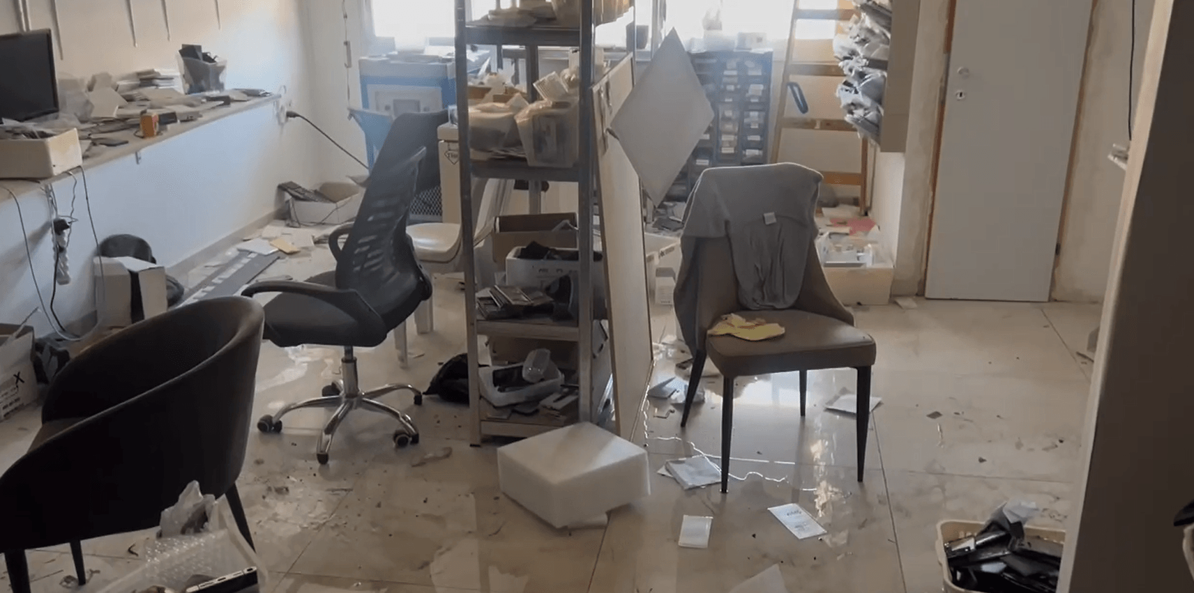 מפעל ללא מיגון נפגע פגיעה ישירה מהרקטה, העובדים ניצלו בנס
