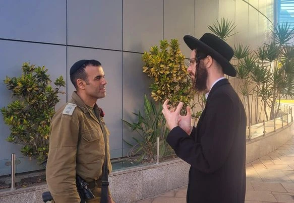 בן האדמו"ר יתגייס לשירות קרבי: "דם אחיי נשפך כמים, הנני"