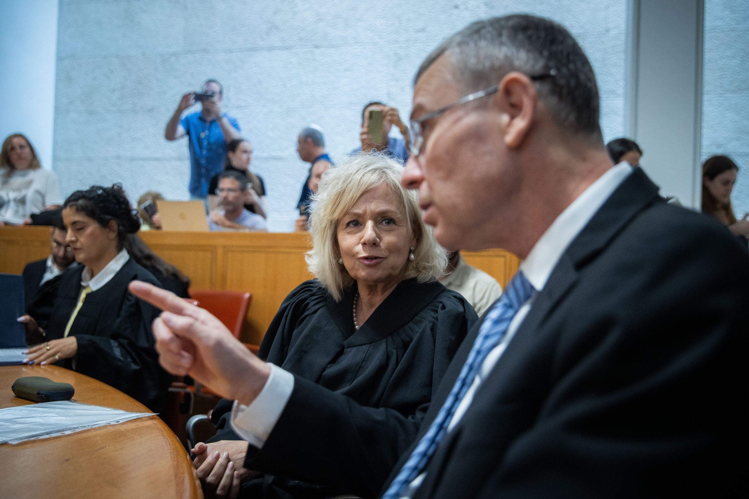 בקואליציה מברכים על הפשרה: "מאוזנת, תשמור על אחדות העם"