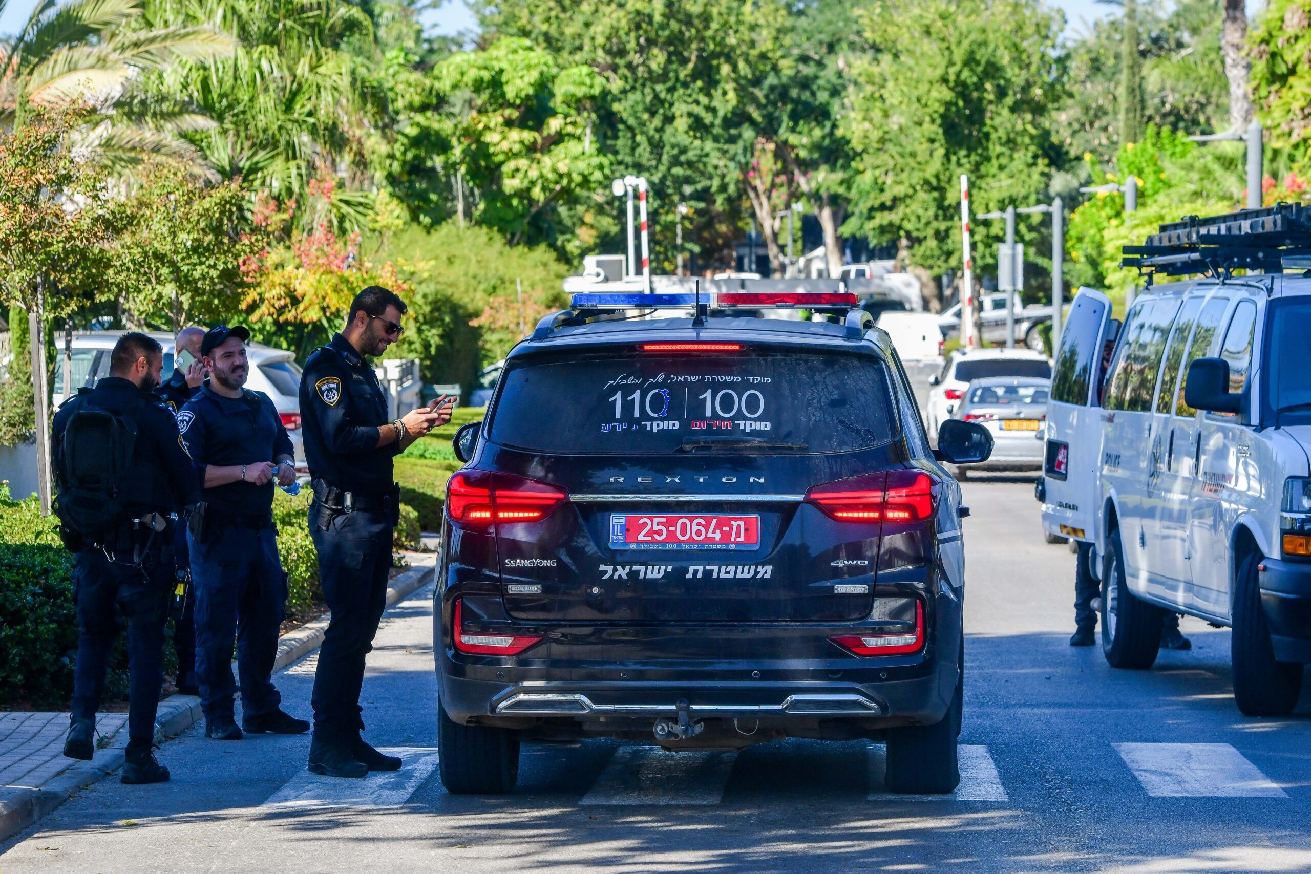 נעצרו 3 חשודים במעורבות בירי פצצות התאורה לבית רה"מ