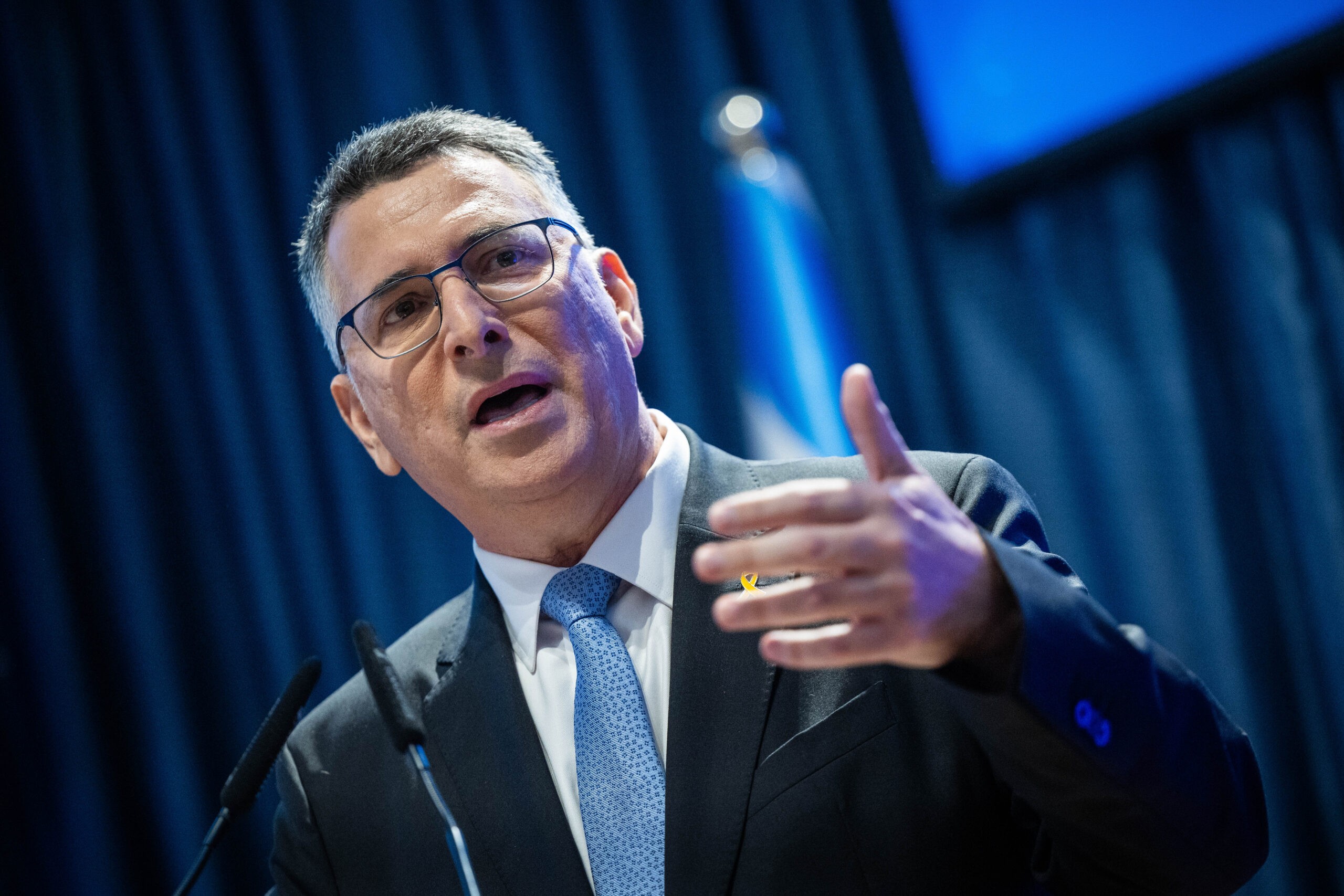 סער: מתנהל מו"מ לעסקת חטופים - הפסקת אש בעזה תלויה בהסכם
