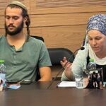 אם הבמאי שנעצר: "מגישים לשופט קלסרים שכותרתם – תשתיקו אותם"