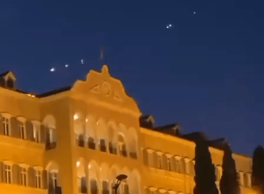 מסר מאיים: פצצות תאורה שוגרו מעל מעון ממשלת לבנון | צפו