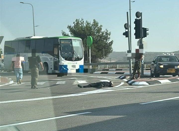 המחבל דרס אזרחים, יצא מרכבו, ניסה לבצע פיגוע דקירה ונוטרל