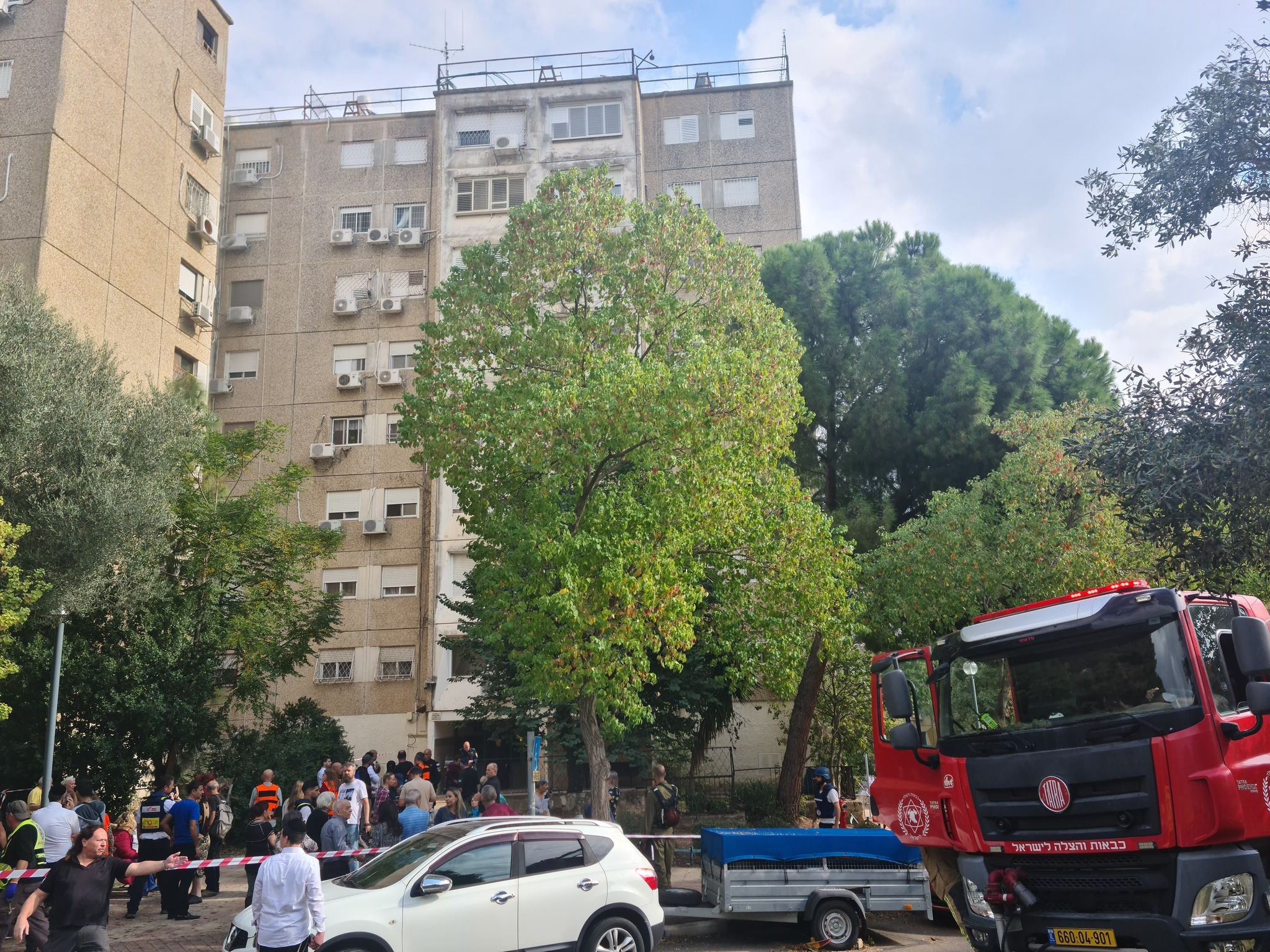 כ-50 שיגורים חצו משטח לבנון, אישה בת 40 נפצעה מרסיסים