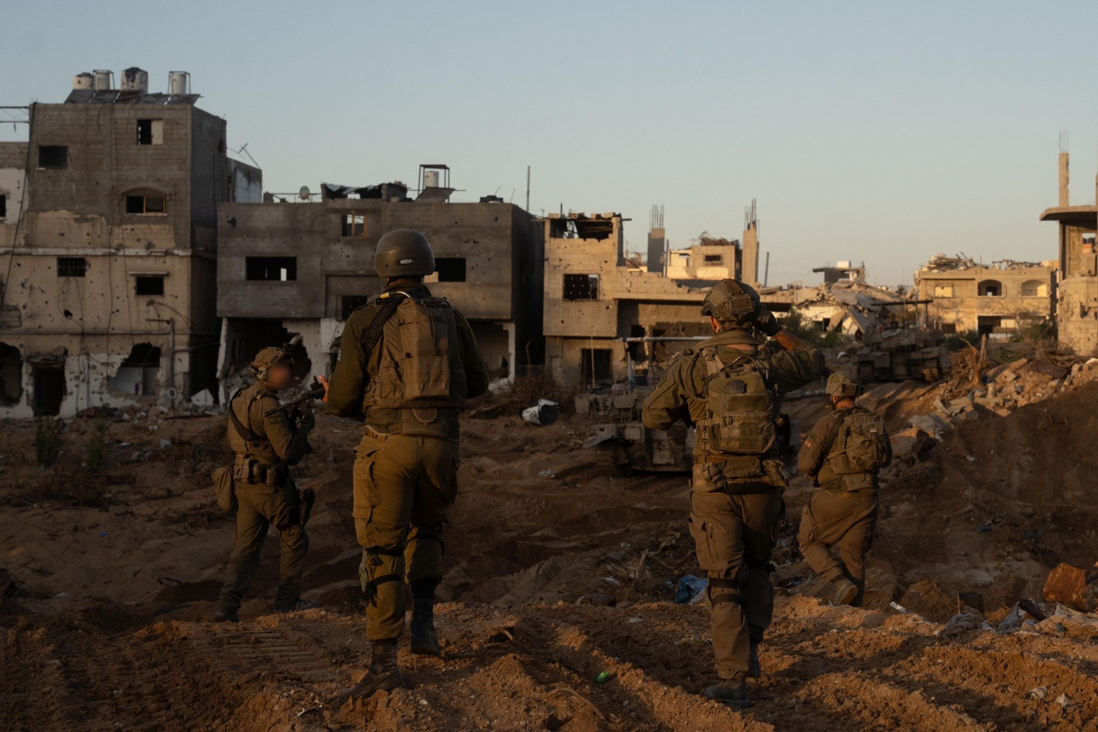 טיל נ"מ מתחת למיטת חולים: תיעוד מפעילות אוגדה 162 בג'באליה
