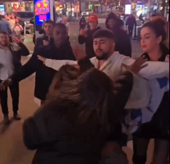 האנטישמיות חוגגת: אנטי ישראלים תקפו יהודים בניו יורק