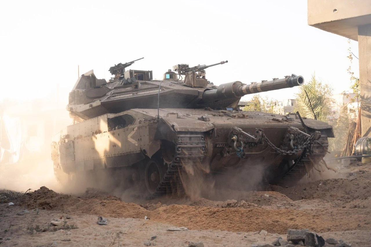 דורשים לגייס חרדים, אבל מתעקשים על שירות מעורב עם נשים