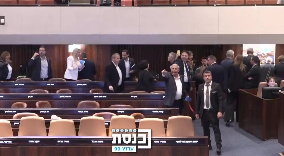 "משתמטים, מגעילים": סערה במליאה בעת ההצבעות על מינוי השרים