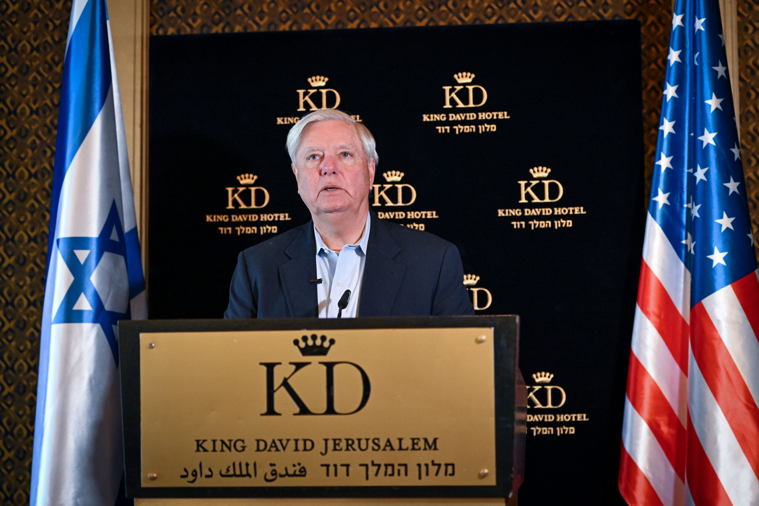 הסנאטור הרפובליקני במסר לאיראנים: "העזרה בדרך"