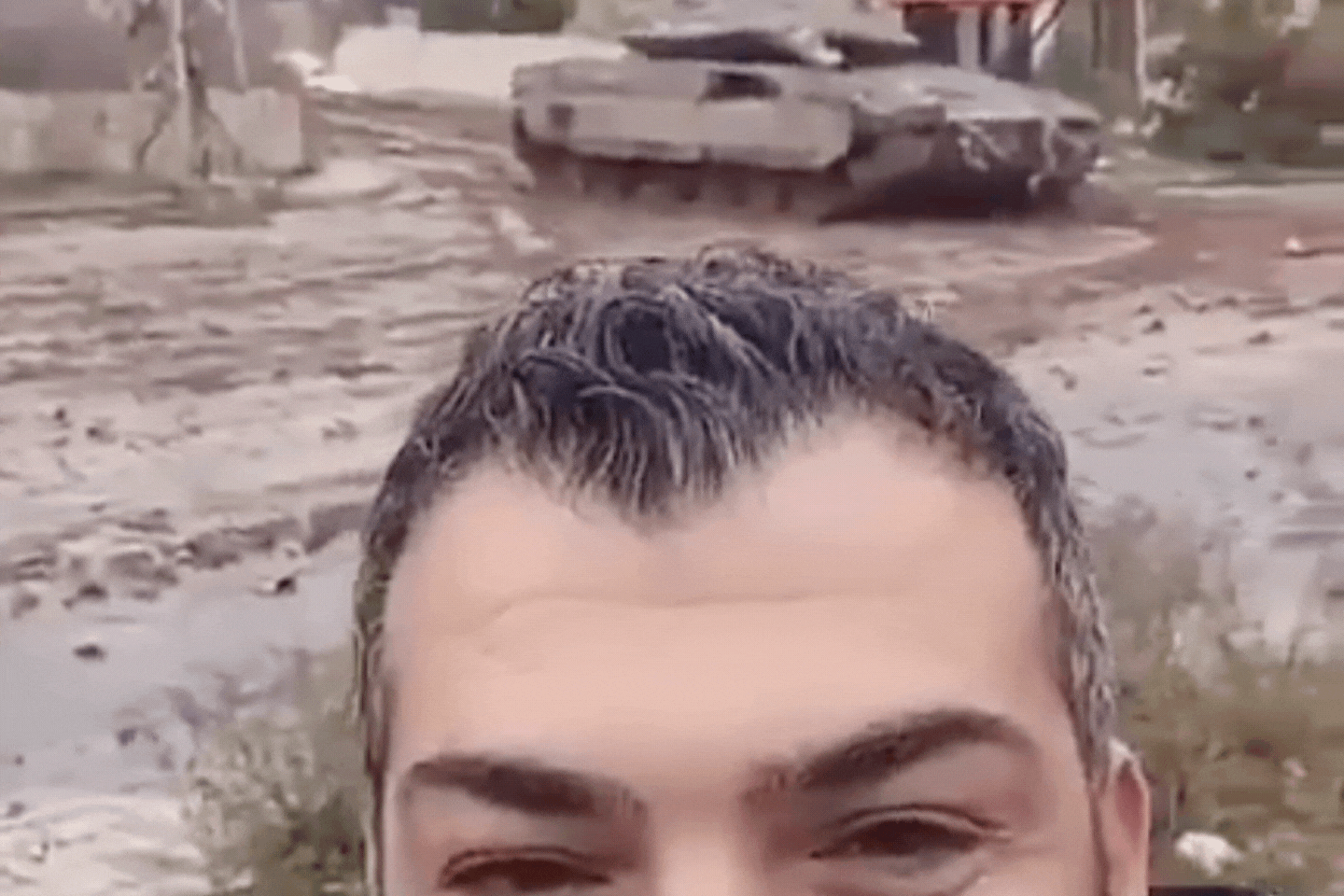 עוד תיעוד מדאיג: לבנוני צילם את עצמו מטרים ספורים מטנק צה"ל