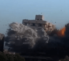 "הבניין פוצץ תוך שניות": תיעוד דרמטי מהתקיפות בדאחיה | צפו