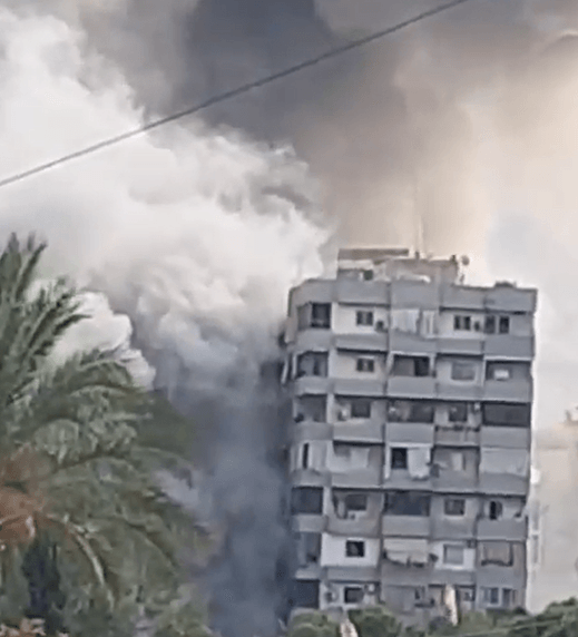 עשן עולה - והרס: החל גל התקיפות השני בדאחיה להיום | תיעוד