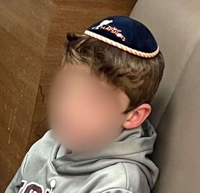 "כמו נאצי": ספר ערבי גזר לילד יהודי את הפאות בניגוד לרצונו
