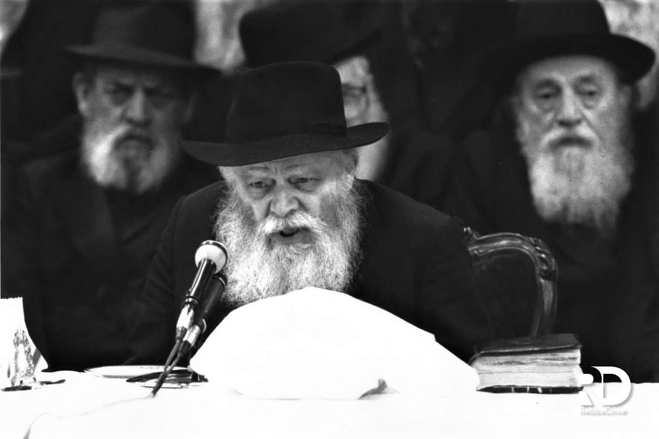 הרבי מלובביץ': מסירת שטחים זה שפוי? להיפך - זו אמונה מיסטית