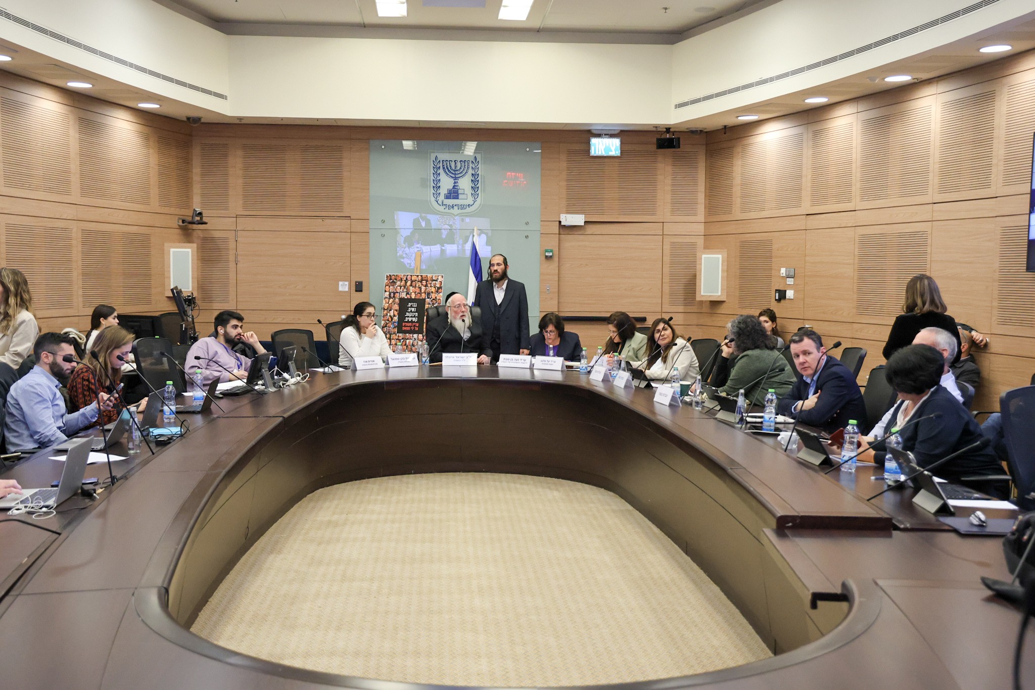 אושר בוועדה: דמי הביטוח הלאומי יעלו למשך שנתיים בלבד