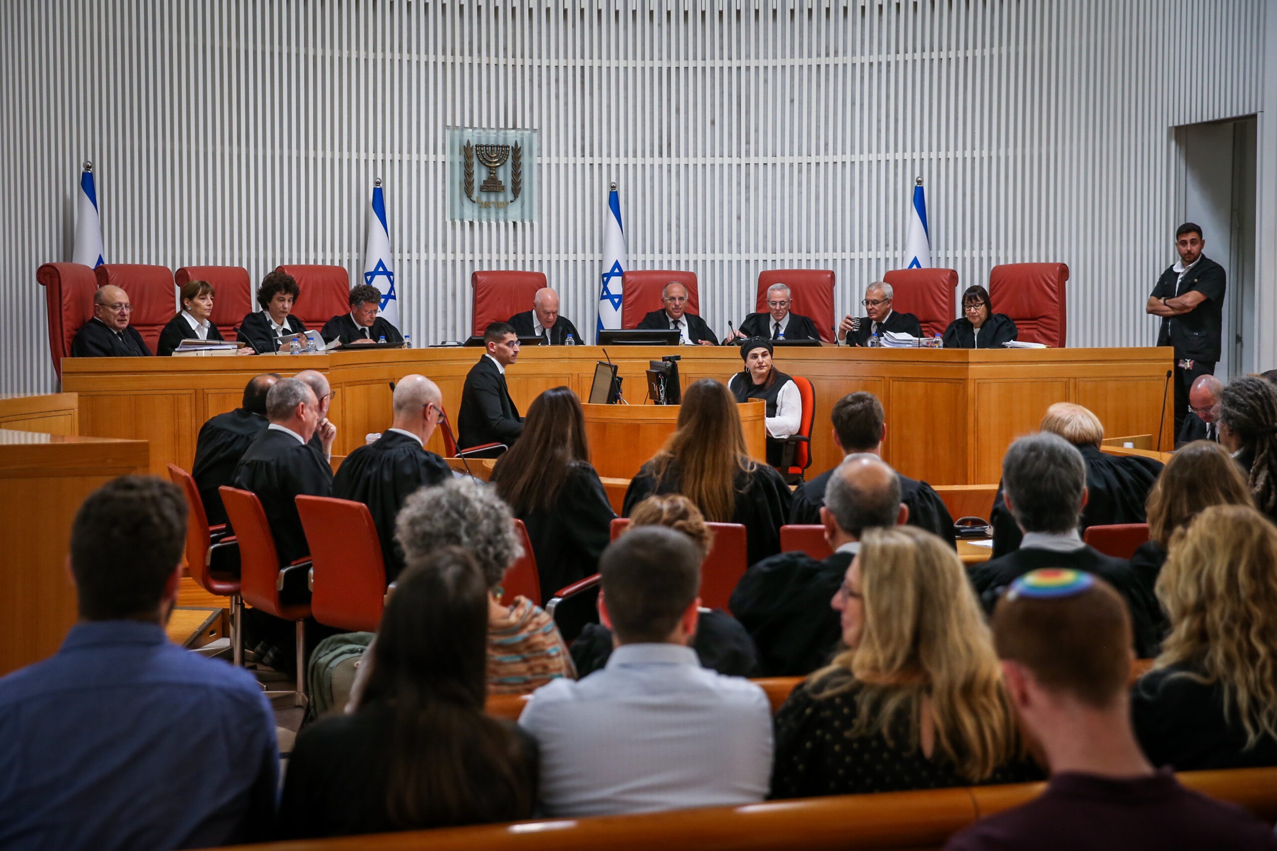 בג"ץ דחה את העתירה שדרשה להוציא את רה"מ לנבצרות בזמן עדותו