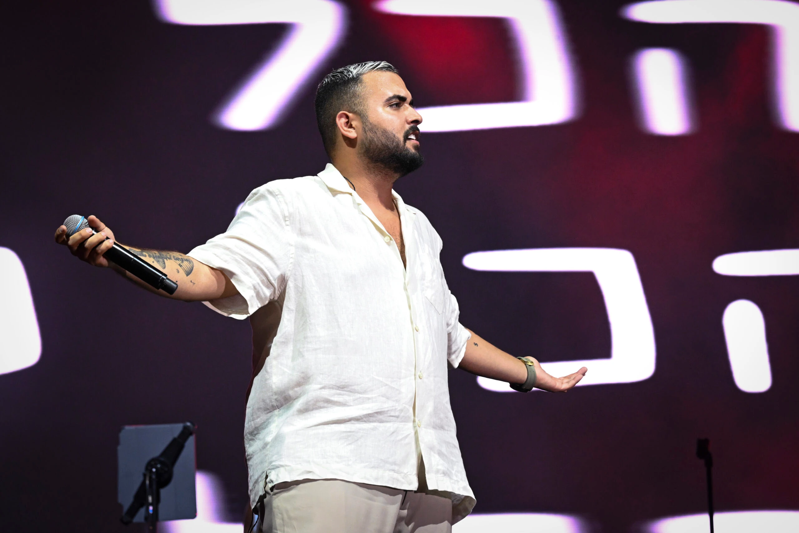 "לא שייך לי": אושר כהן בתגובה ראשונה למעצר המתוקשר
