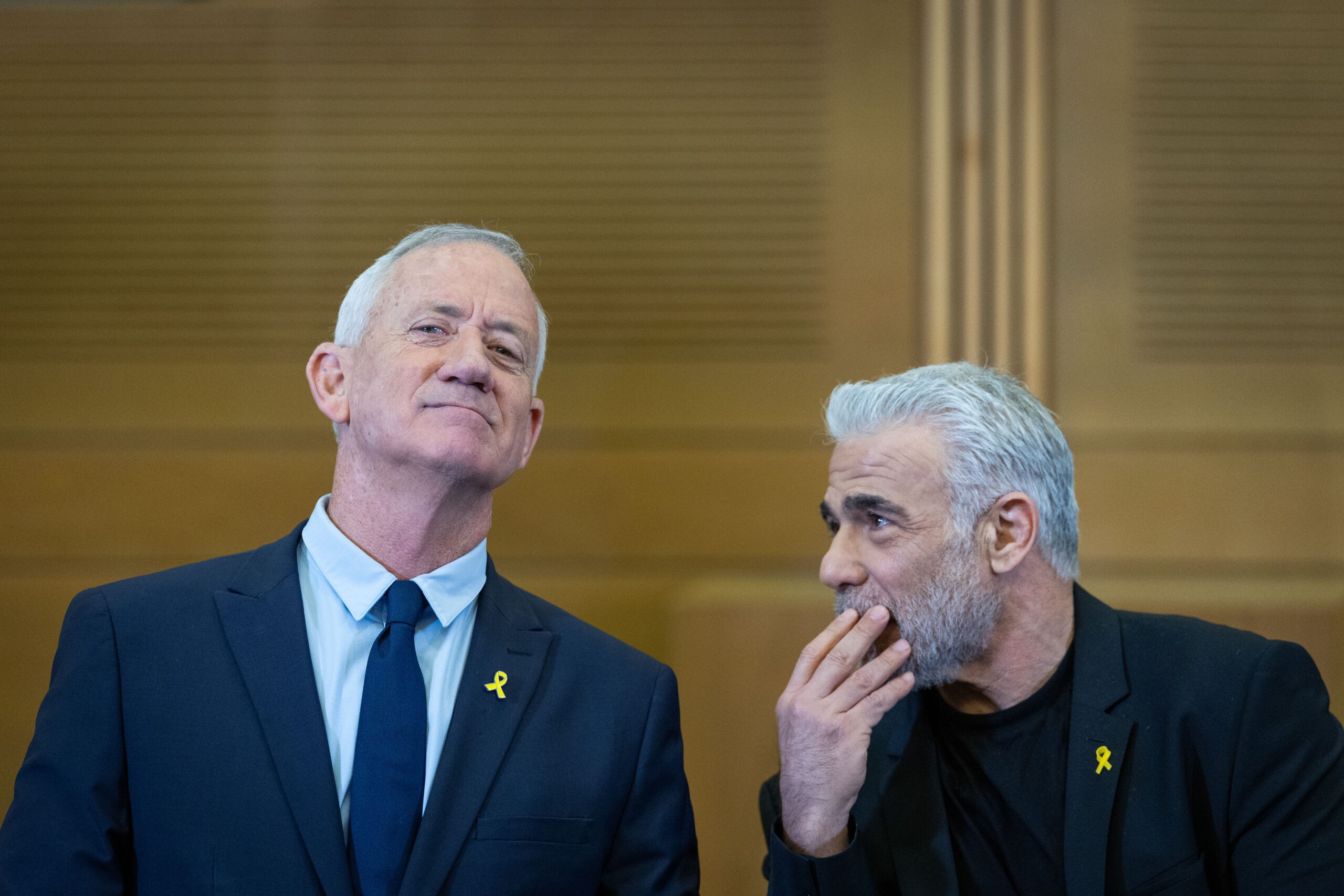 בני גנץ או יאיר לפיד - מי אשם בכישלון המחאה נגד הממשלה?
