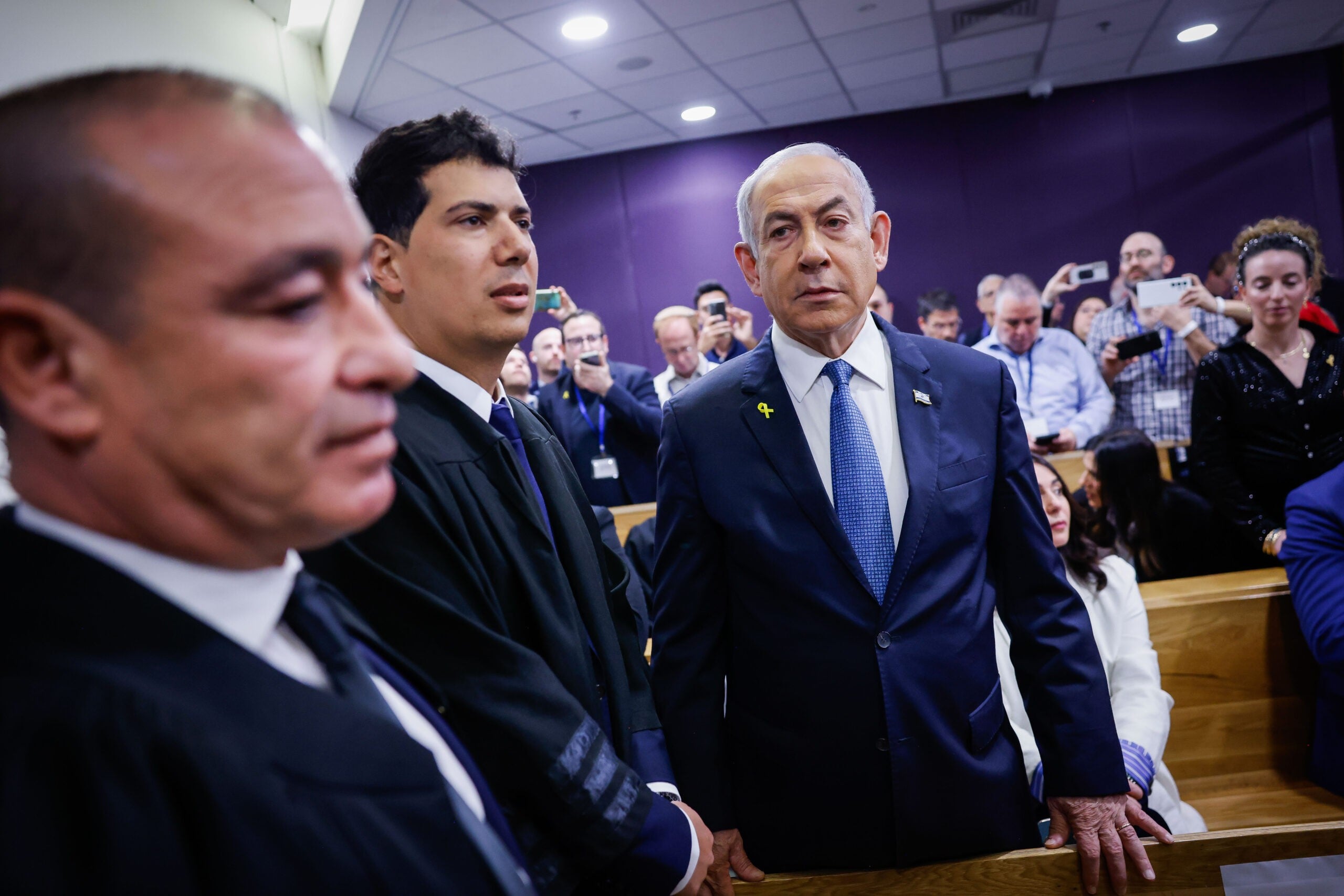 רה"מ מספק הצצה ללו"ז שלו: "גונב מזמני לפעמים 5 דקות עם שרה"