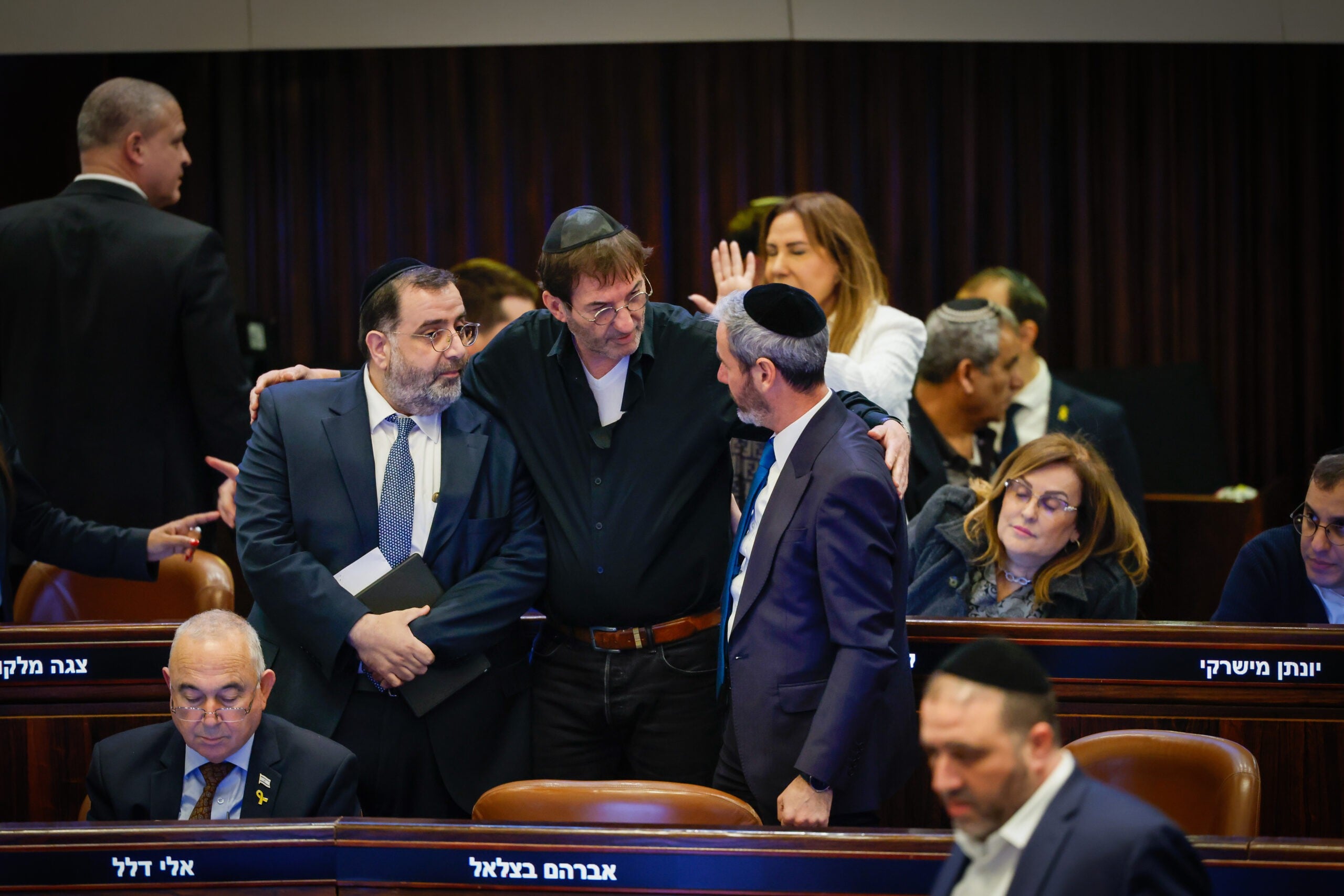 גם ללא התקדמות בחוק הגיוס: ש"ס סוללים את דרכם חזרה לממשלה