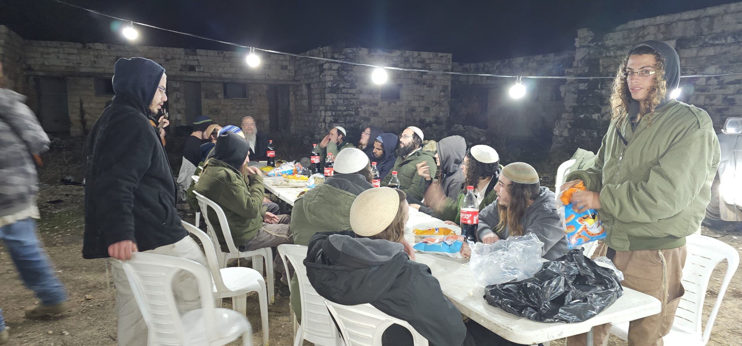 באישון לילה: עשרות יהודים עלו ליישוב המפונה 'שא-נור'