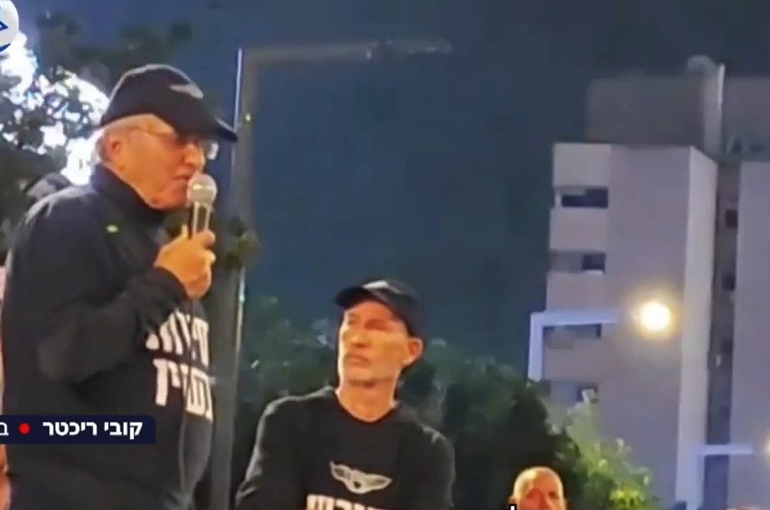 בושה: טייס לשעבר בחיל האוויר משווה בין ממשלת ישראל לנאצים