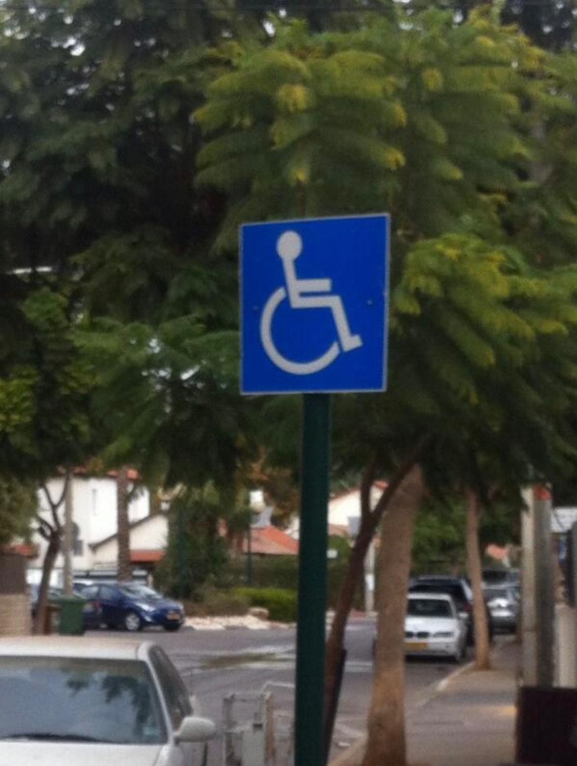 שמונה חשודים נעצרו בחשד לסחר שיטתי באלפי תגי נכה