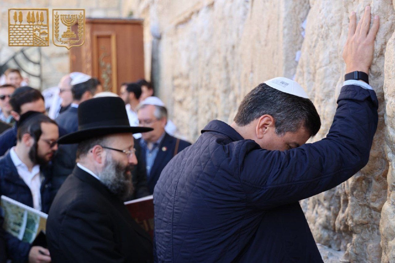 נשיא פרגוואי בכותל המערבי: "מתחייב לעשות טוב לעם היהודי"