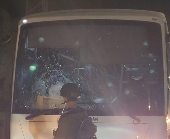 בדרך לקבר יוסף: מחבלים פתחו באש לעבר אוטובוס של יהודים בשכם
