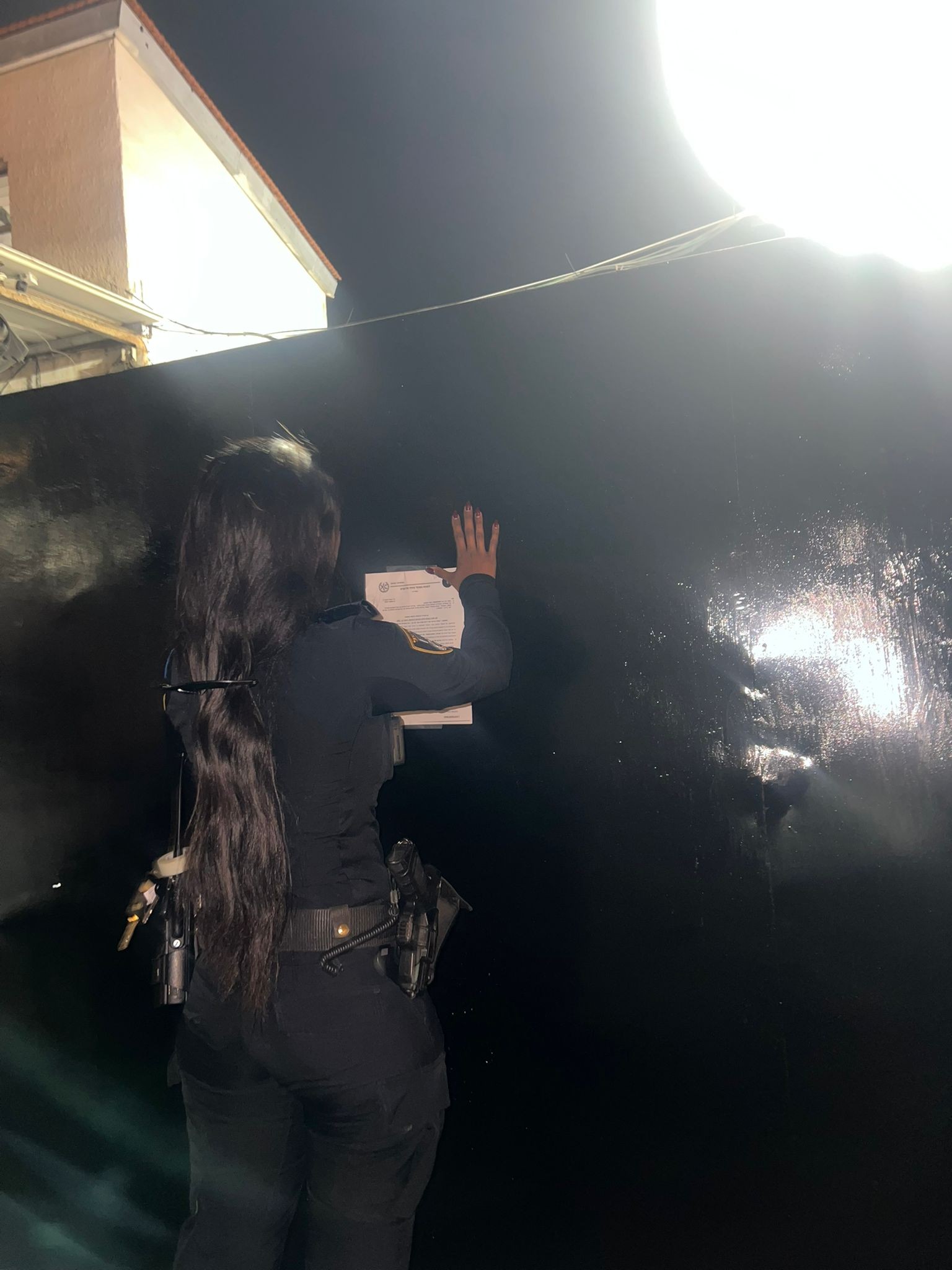 המשטרה הטילה צו סגירה לעסק שהעסיק שוהה בלתי חוקי