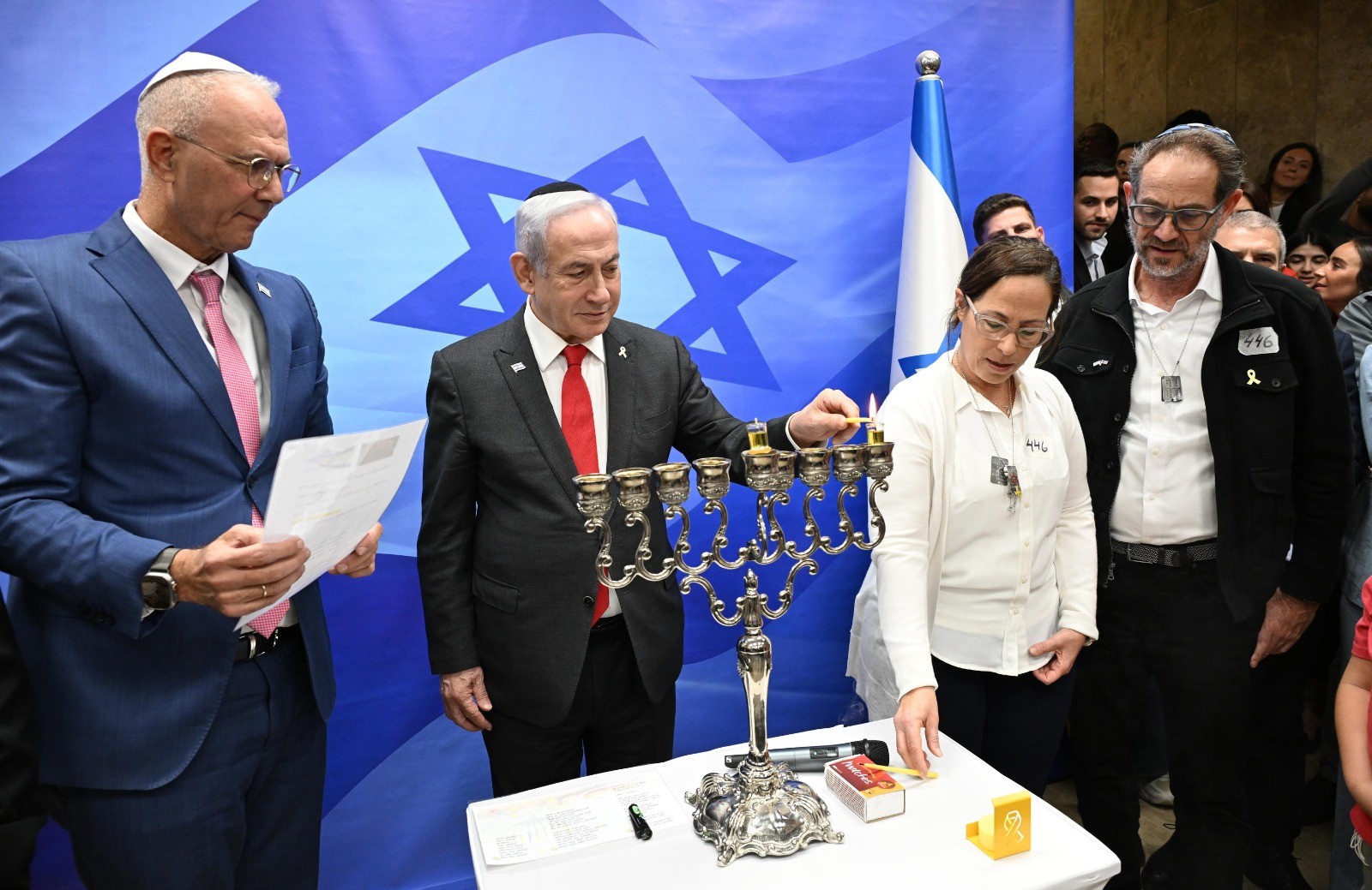 נתניהו הדליק נר ראשון: "גם החות'ים ילמדו את מה שלמדו החמאס"