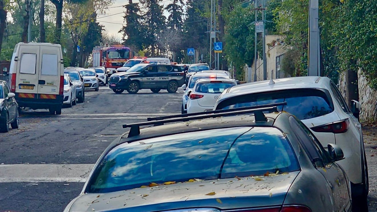 ירושלים: פריט אמל"ח אותר בחצר בניין - המשטרה מטפלת בזירה