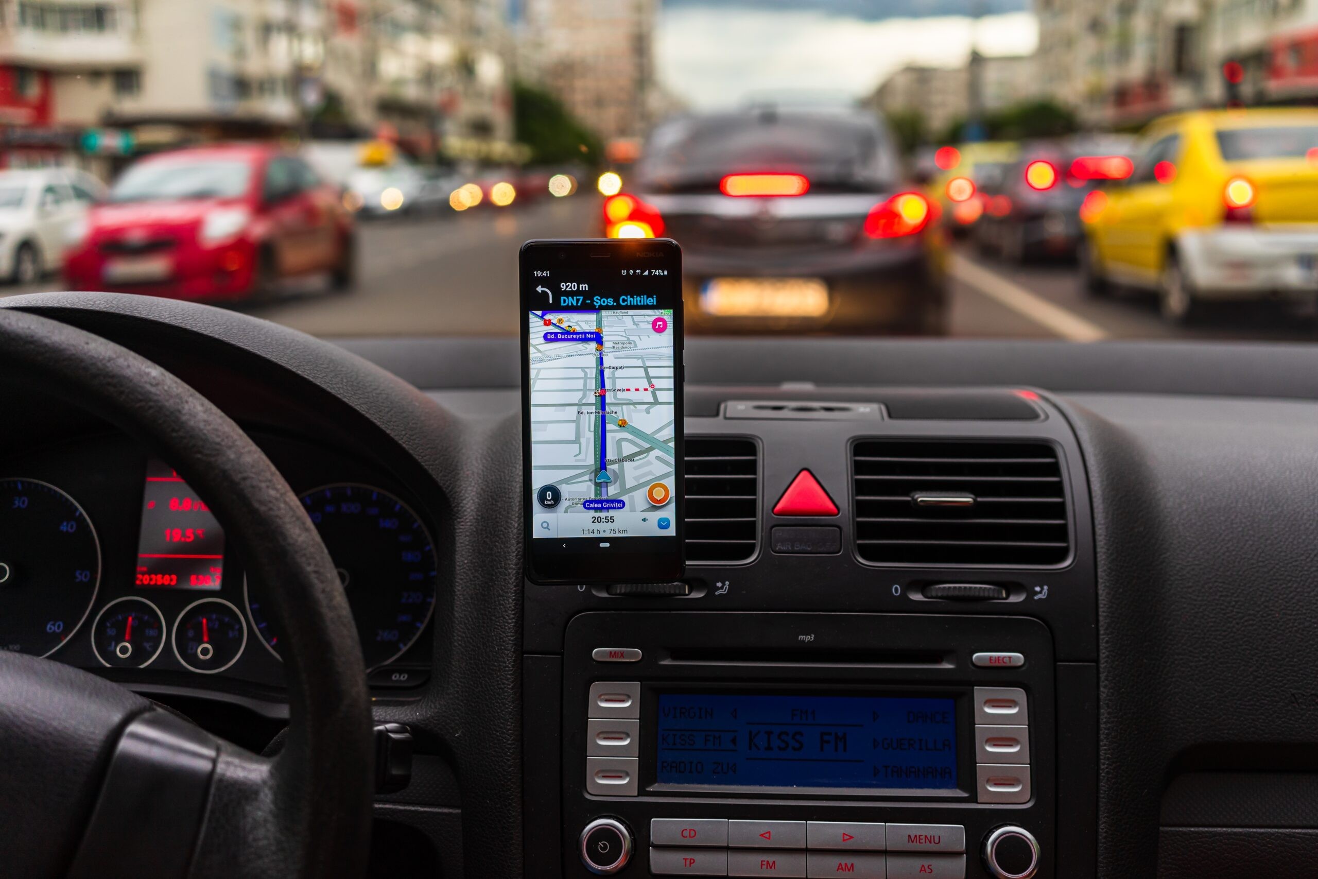 תשמרו את הידיים על ההגה: Waze מציגה פיצ'ר פורץ דרך