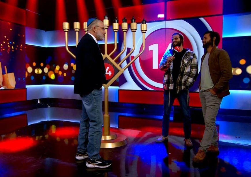 הדלקת נר חמישי של חנוכה בנוסח תימני בפטריוטים | צפו