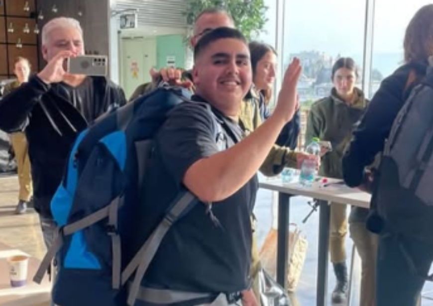 הזמר דקל וקנין מוחזק במעצר צבאי בבית ליד