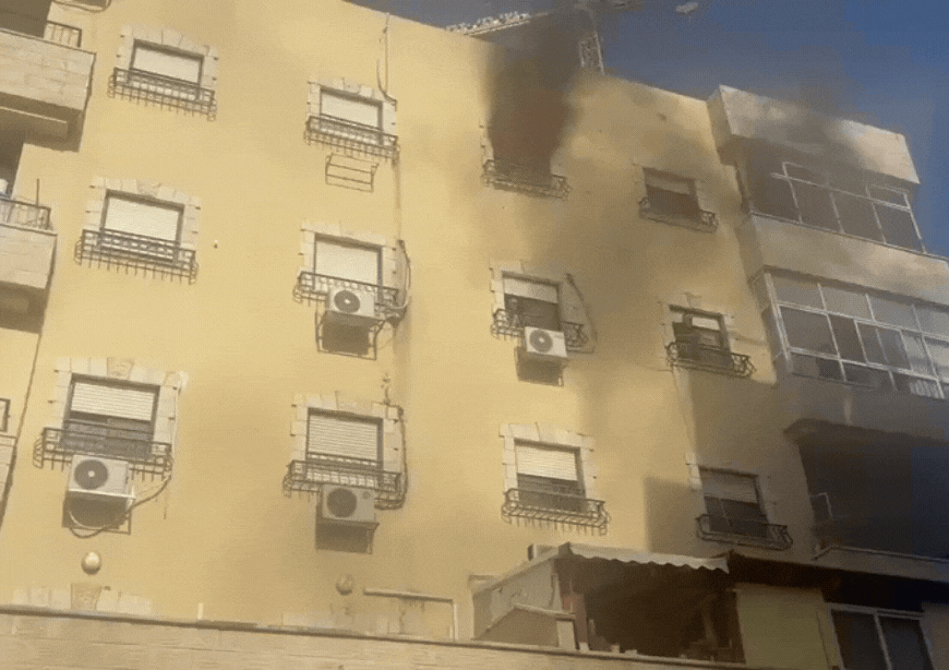 6 נפגעים בהם פצוע קשה בשריפה בבניין מגורים בפרדס חנה-כרכור