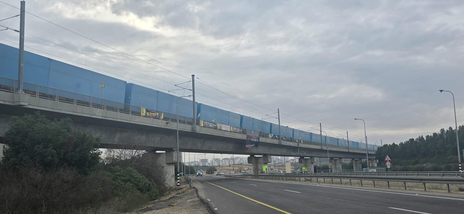 מציאות מדאיגה: רכבות משא הוצבו בעוטף כדי להגן על הרכבת מירי