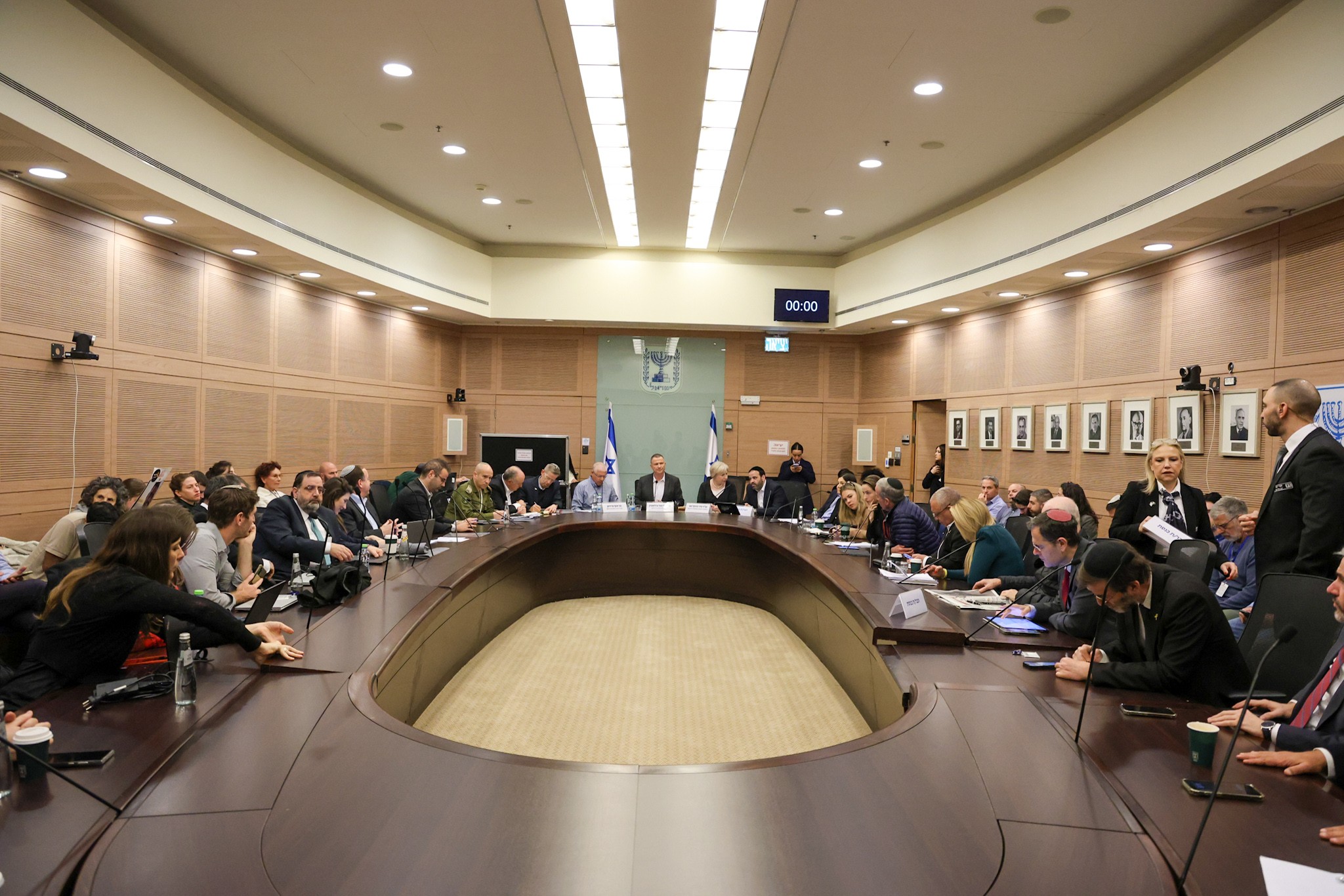 לאחר מעצר הפצ"רית: ועדת החו"ב תדון בפרשת ההדלפה והטיוח