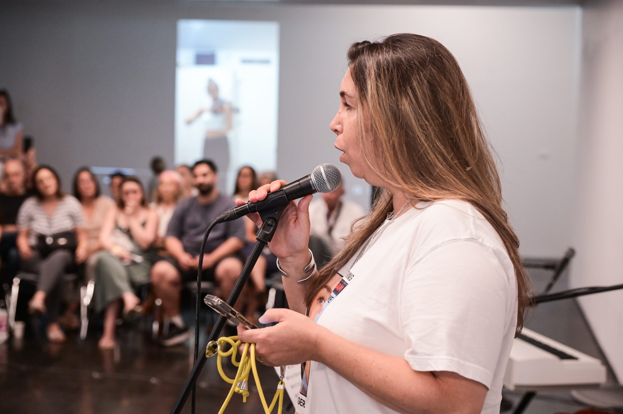 "כת של מטומטמים": תגובות נאצה לבקשת אם החטופה לשמור שבת