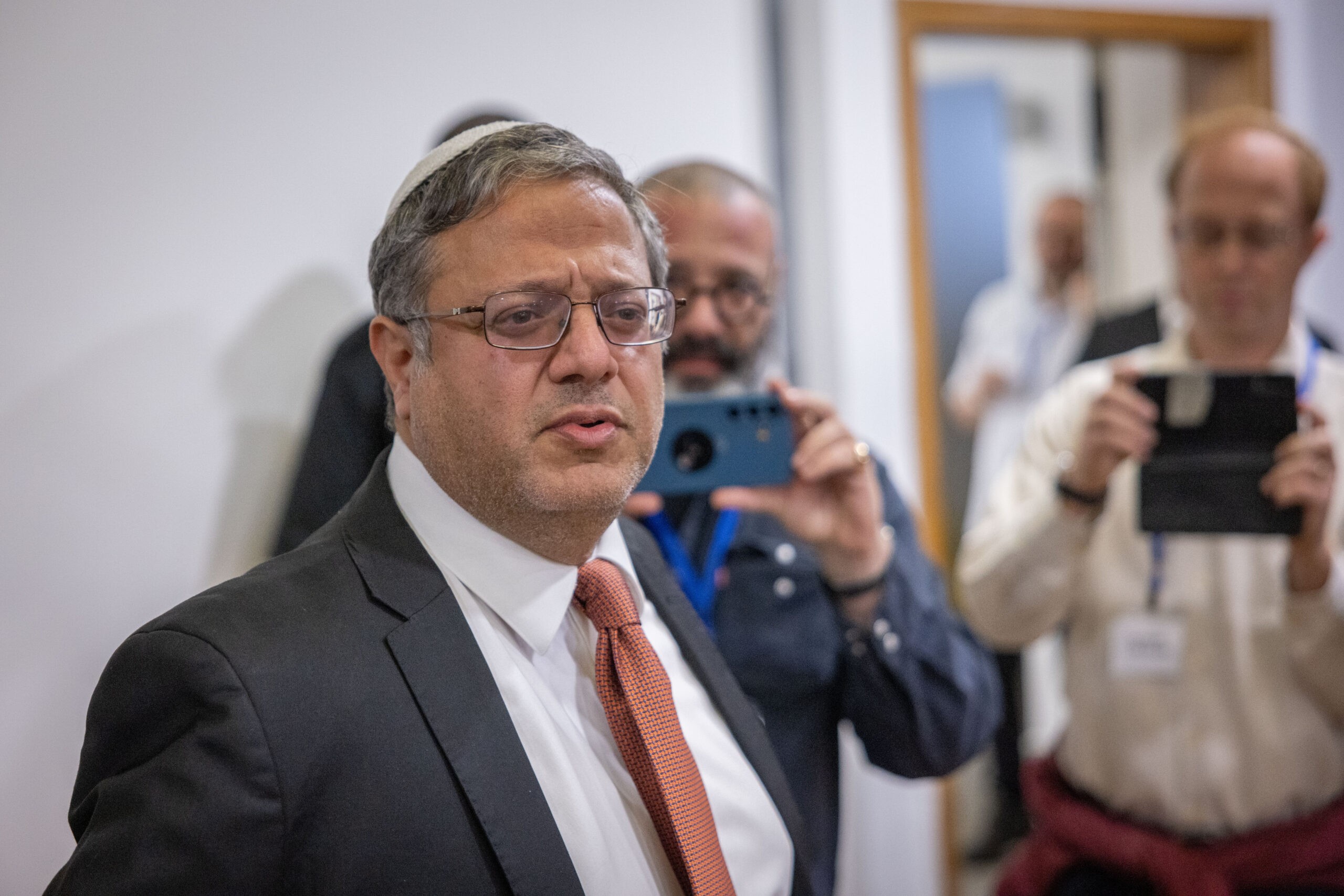 בן גביר תומך במתווה - וקורא: "לפתור את סוגיית היועמ"שית"