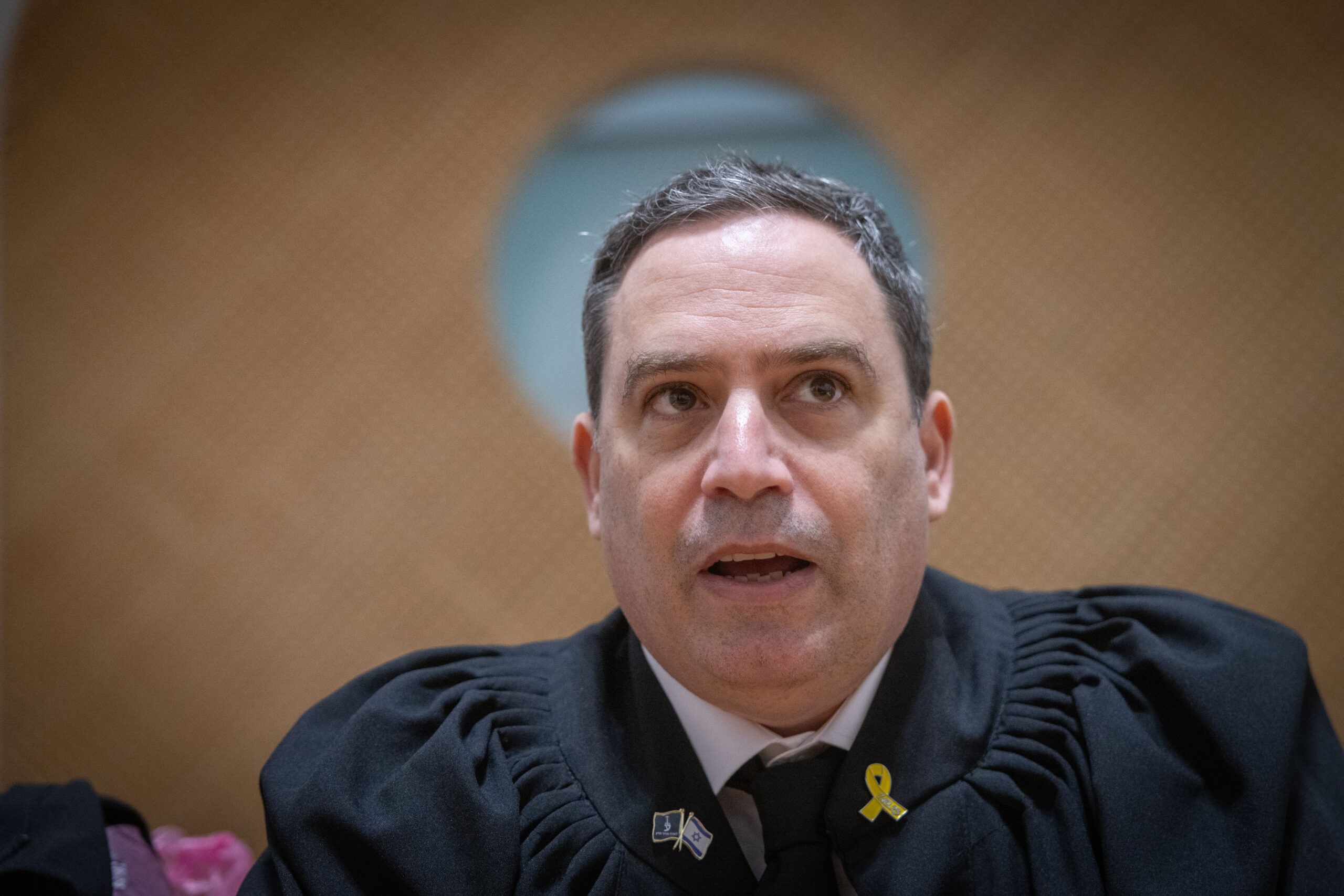 סערה בלשכת עו"ד: הקשרים של עמית בכר וחברת הפרסום נחשפים