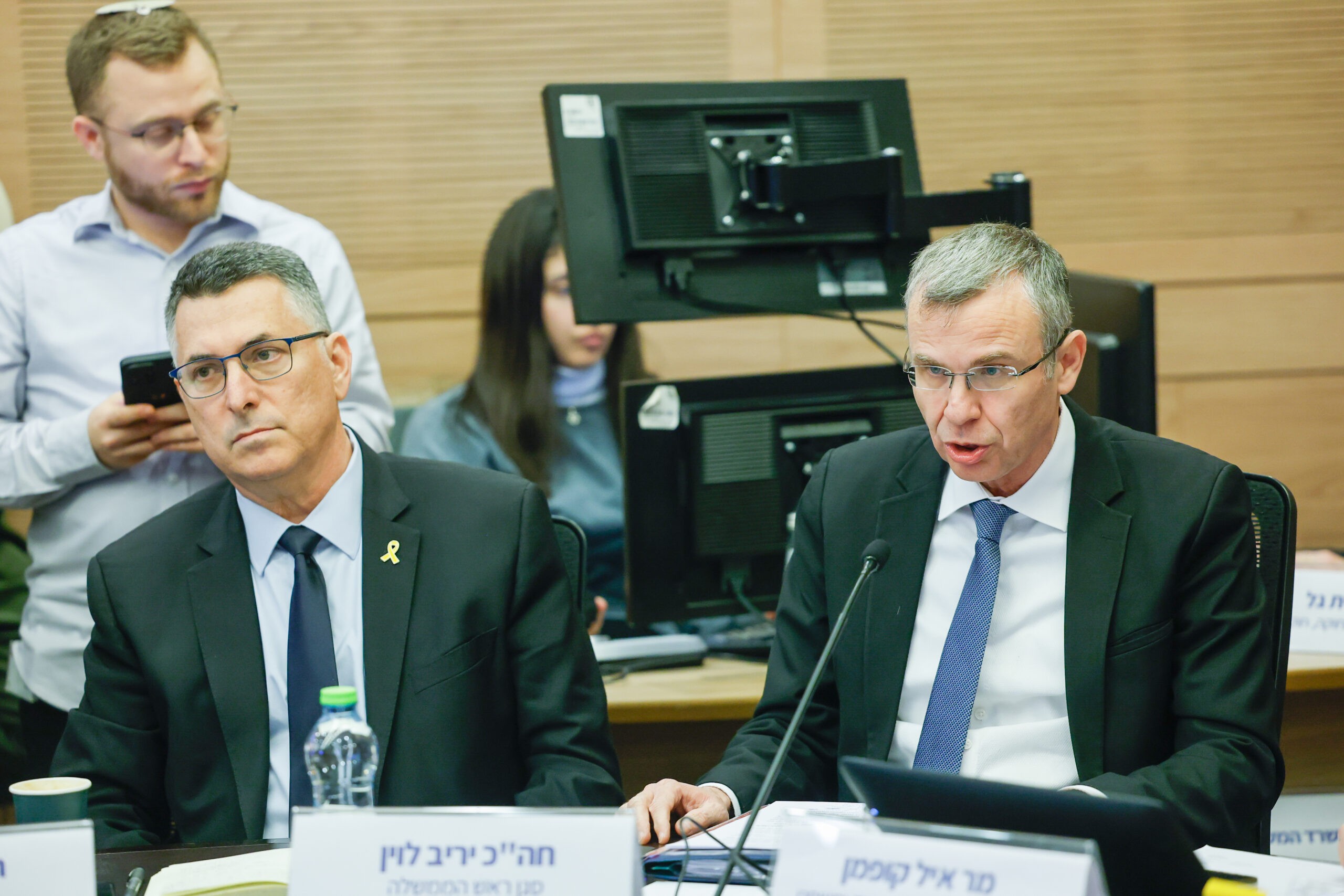 בנוכחות לוין וסער: החל הדיון בוועדת החוקה על מתווה ההסכמה