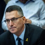 סער תומך בפיטורי היועמ"שית ומודה על הטעות במינויה